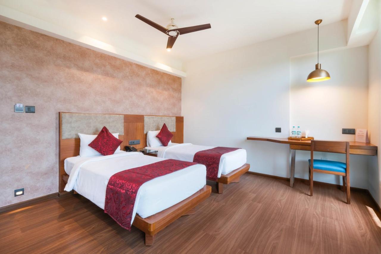 7 Apple Hotel - Viman Nagar Pune Exteriör bild
